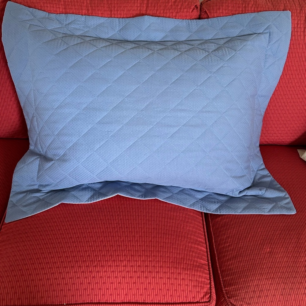 Matouk pillow shams